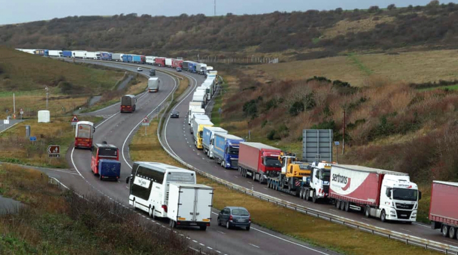 Camioneros: v&iacute;ctimas del Brexit, del COVID, de la burocracia y de los intereses pol&iacute;ticos