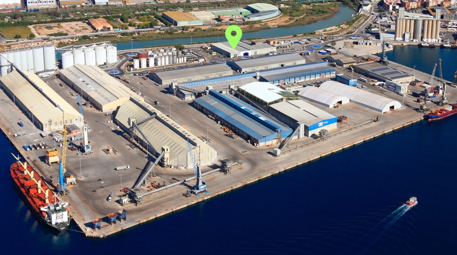 Se ubicará en las cubiertas de las naves A, B y C de este muelle y será la mayor planta fotovoltaica de todas las que ha ejecutado hasta el momento la Autoridad Portuaria.