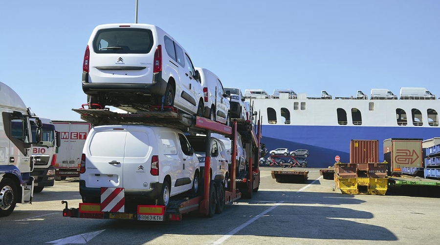 Durante el año 2021 pasaron por los puertos españoles un total de 2,4 millones de turismos (incluidos también los autobuses y camiones).