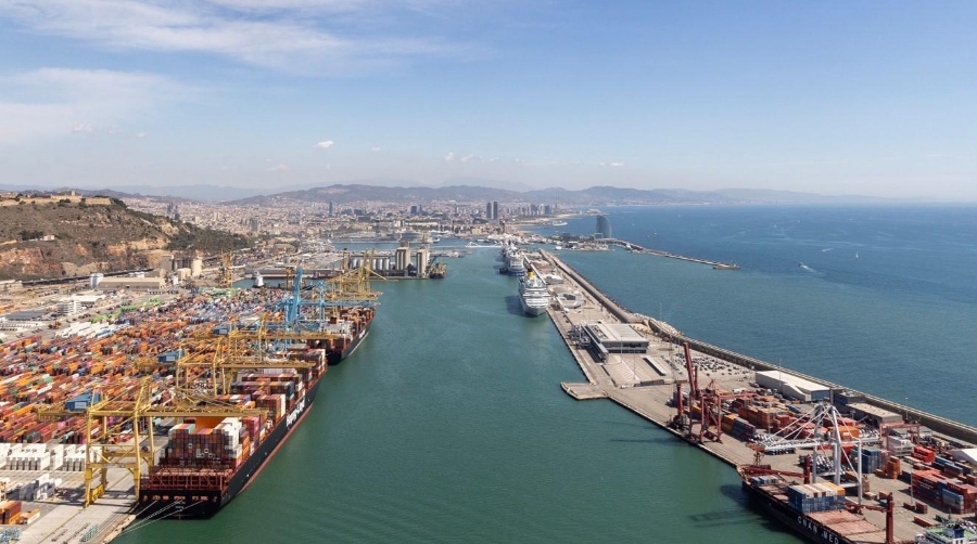 Los graneles líquidos en el Puerto de Barcelona alcanzaron los 11,7 millones de toneladas, con un incremento del +10,5%.