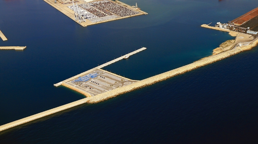 Las ayudas, promovidas por el MITECO y financiadas a través de los fondos NextGenEU, facilitarán la adaptación física de las infraestructuras portuarias.