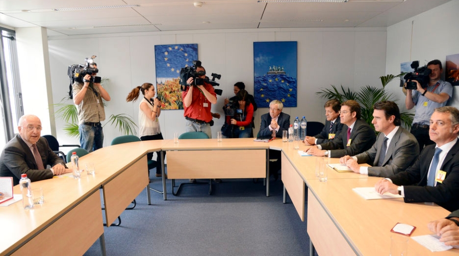 Almunia exime a los armadores y astilleros pero no a los inversores