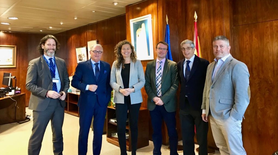 La presidenta de Puertos del Estado y Jes&uacute;s Caicedo analizan proyectos de inter&eacute;s para el Puerto de Almer&iacute;a