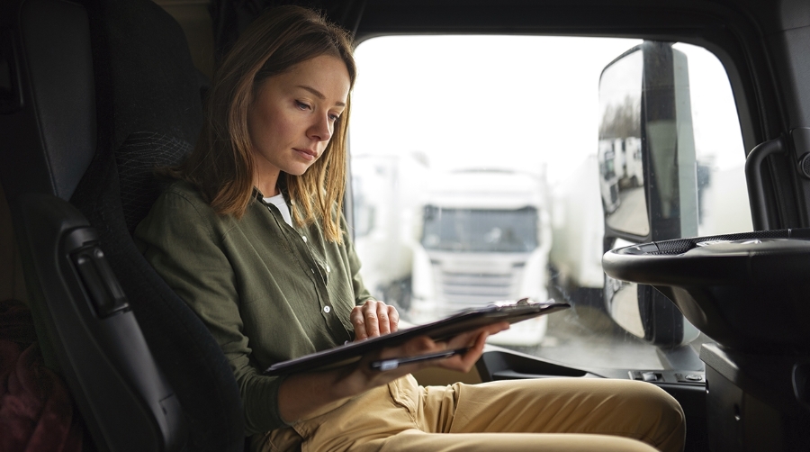 La eliminación dificultaría el acceso a la profesión, que sufre escasez.