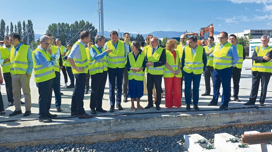 El ministro de Transportes y Movilidad Sostenible, Óscar Puente, visitó el 21 de julio las obras de ampliación y adecuación del Centro Logístico Ferroviario de Júndiz.