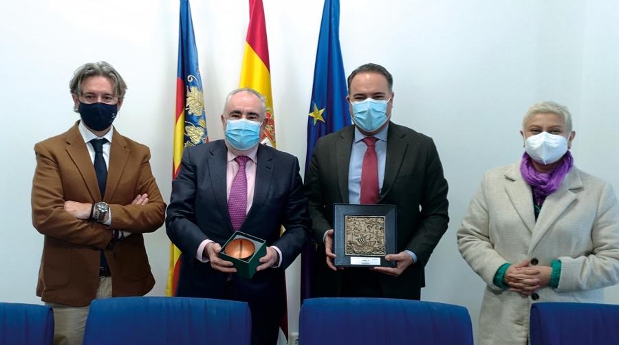 Miguel Garín, director de Desarrollo de Negocio Internacional de la Fundación Valenciaport; Francesc Sánchez, director general de la APV; Luis Guillermo Plata, embajador de Colombia; María Andrea Torres, ministra consejera de la Embajada.