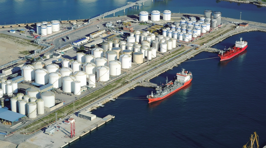 El Puerto de Tarragona es el núcleo logístico del polo químico más importante del sur de Europa.