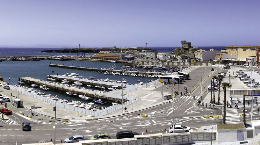 La APBA adjudica a Comsa la instalaci&oacute;n de pantalanes flotantes en el Puerto de Tarifa