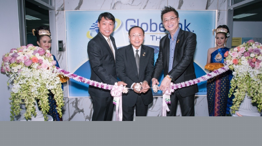 Desde la izquierda: Daniel Tok, CEO de Globelink Group; Vichai K. Watana, director general de Globelink Tailandia; CW Tan, presidente ejecutivo.