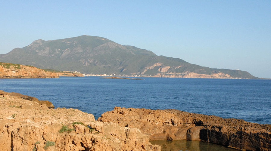 Argelia proyecta la construcci&oacute;n de un nuevo puerto con capacidad para 6,5 millones de TEUs