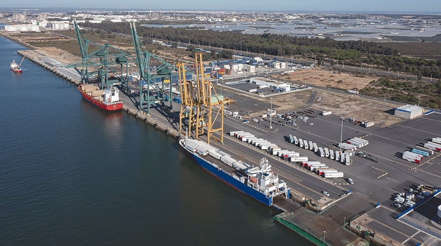 Muelle Sur del Puerto de Huelva.