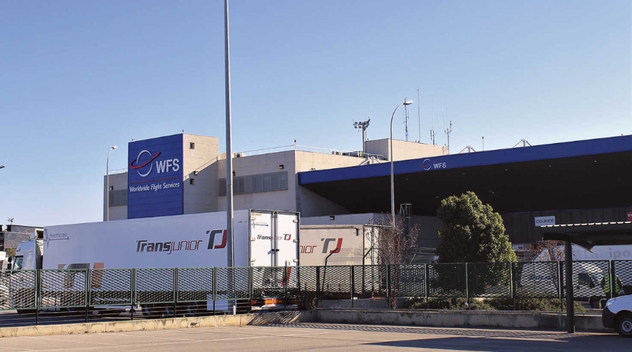 Centro de carga a&eacute;rea del Aeropuerto de Barcelona-El Prat. Foto JMR.
