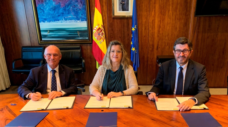 Carlos Rubio, presidente de la Autoridad Portuaria de Málaga; María Luisa Domínguez, presidenta de Adif, y Álvaro Rodríguez Dapena, presidente de Puertos del Estado.