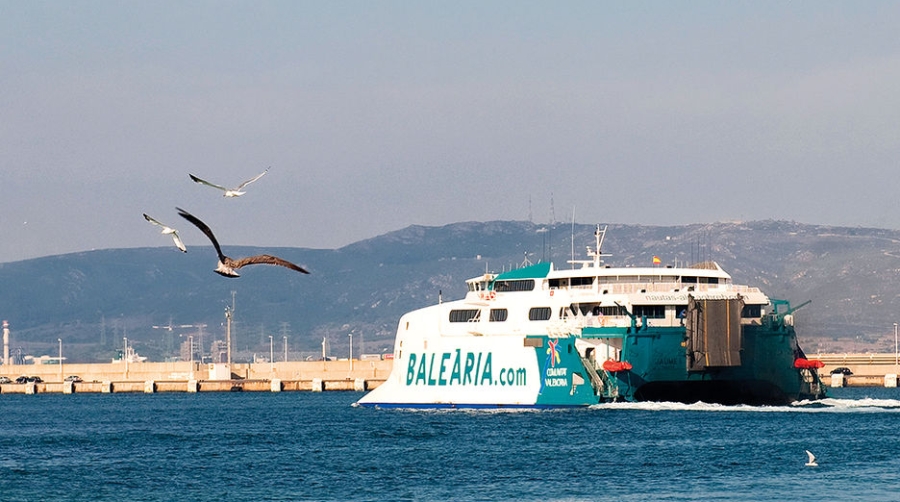 Bale&agrave;ria refuerza con dos rotaciones extra los servicios en Algeciras-Ceuta