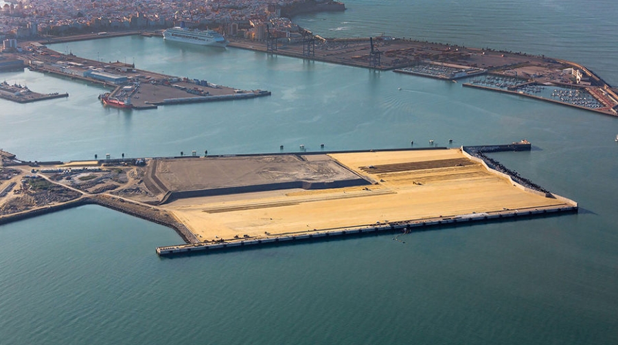 La terminal de contenedores del Puerto de C&aacute;diz da un nuevo paso adelante