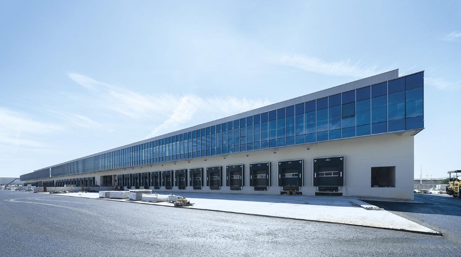 Las nuevas instalaciones van a contar con un centro de transformación propio con el que garantizar capacidad de carga para un futuro aumento de la flota eléctrica de la compañía. Foto: Adrian Mora Maroto.