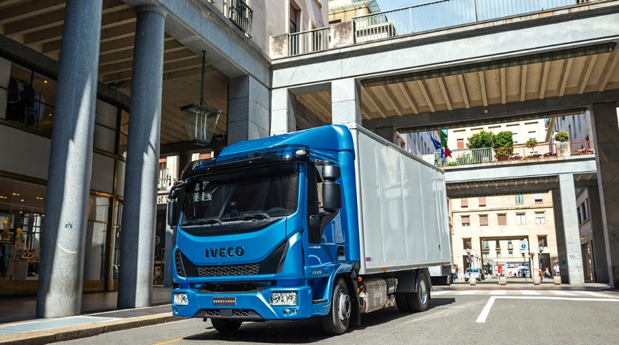 Los fabricantes prev&eacute;n un futuro multienerg&iacute;a para el transporte de mercanc&iacute;as por carretera