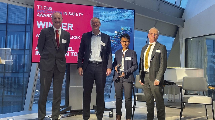Dde izquierda a derecha: Richard Steele, CEO de ICHCA International; Morten Engelstoft, CEO de APM Terminals; Nissa Ibrahim, APM Terminals; y Peregrine Storrs-Fox, director de gestión de riesgos en TT Club.