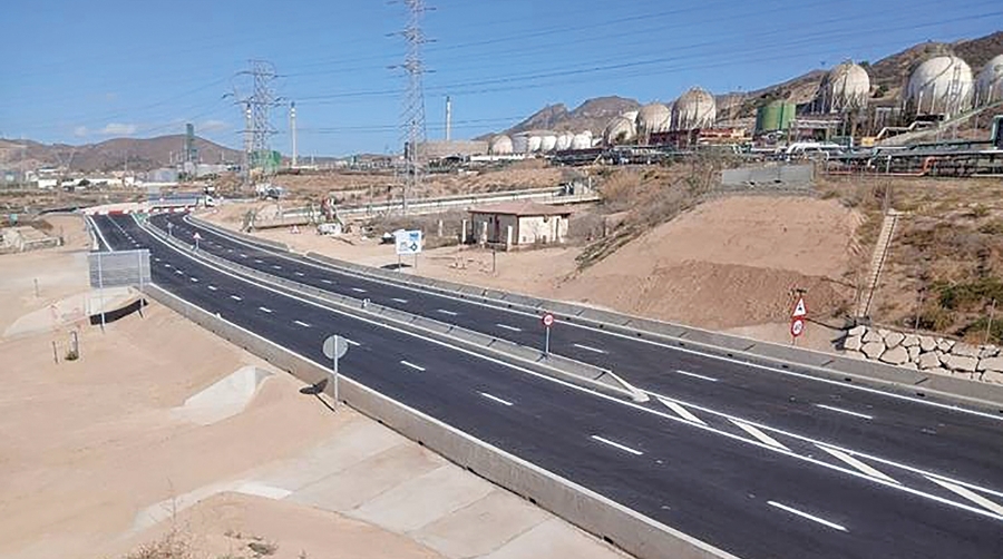 Esta carretera tiene una longitud de 9,3 kilómetros y soporta diariamente un tráfico de 12.877 vehículos.