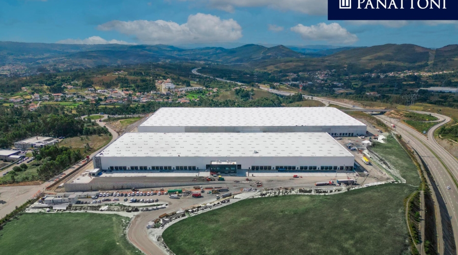 El parque logístico está ubicado a tan sólo 25 minutos del centro de Oporto y tiene acceso directo a las principales carreteras, como la autopista A41, y a 2 km de la A4.