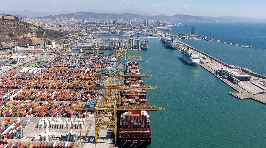 El tráfico de contenedores llenos de importación y exportación en Port de Barcelona ha mantenido, entre los meses de enero y noviembre, el crecimiento experimentado durante todo el ejercicio.