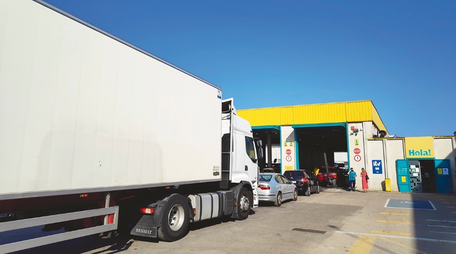 El transporte recibe con escepticismo el anuncio de Pérez Llorca de reforzar las ITV valencianas