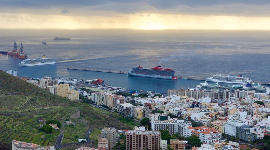 El Puerto de Tenerife recibirá mañana cinco cruceros con más de 8.000 pasajeros