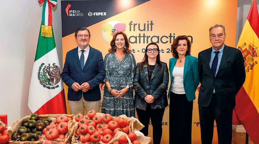 La directora de Fruit Attraction, María José Sánchez, en la presentación de la 17ª edición de la feria en la que intervinieron Arancha Priede, directora general de Negocio Ferial y Congresos de IFEMA Madrid; Cecilio Peregrín y José María Pozancos, presidente y director de FEPEX, respectivamente; y Elena Curzio, encargada de Asuntos Económicos-Comerciales y Promoción de la Embajada de México en España.