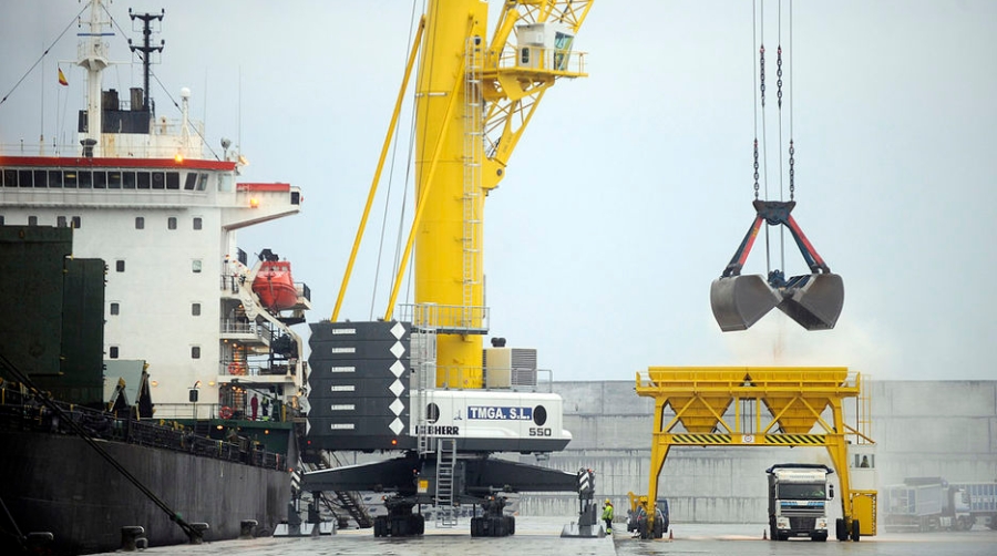 El Puerto de A Coru&ntilde;a movi&oacute; 14,1 millones de toneladas en 2015, un 18,35% m&aacute;s que en 2014