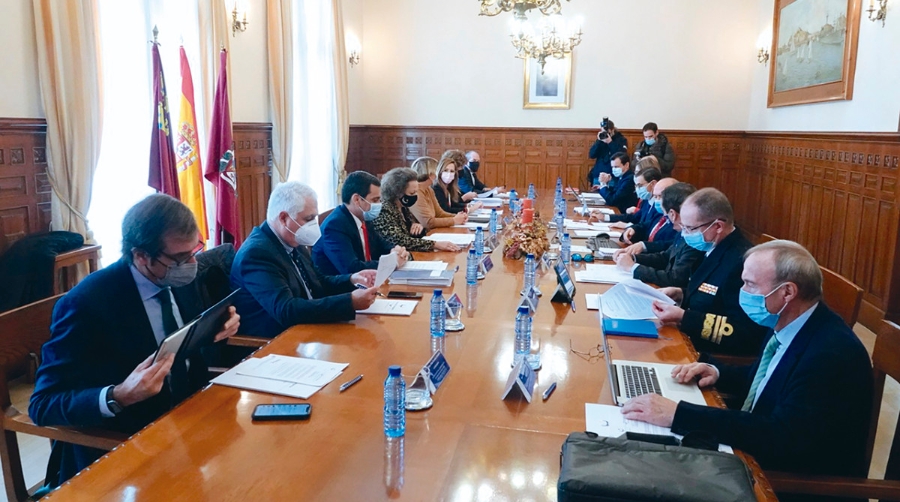 Miembros del Consejo de Administraci&oacute;n de la Autoridad Portuaria de Cartagena en su reuni&oacute;n de esta ma&ntilde;ana.