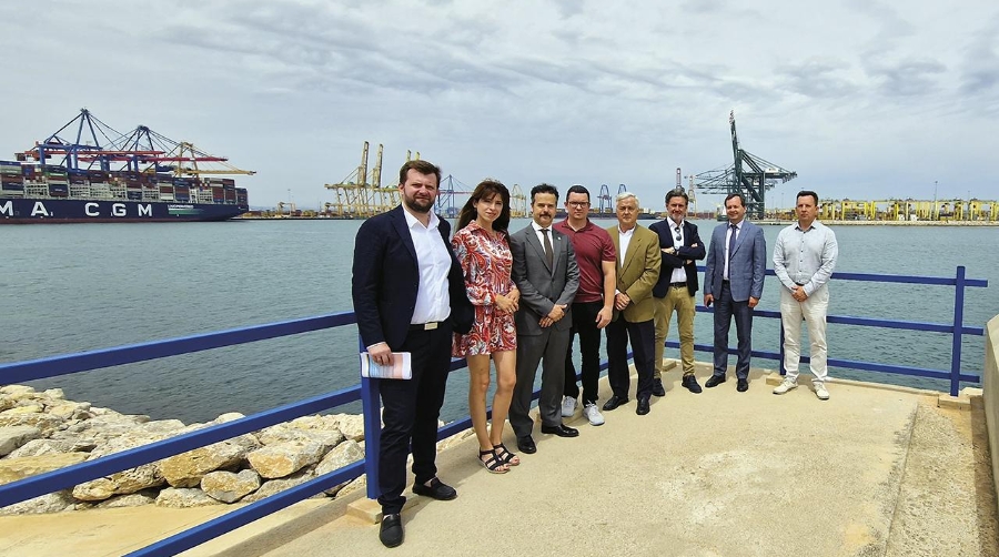 La delegación ucraniana ha recorrido las instalaciones del Puerto de Valencia.