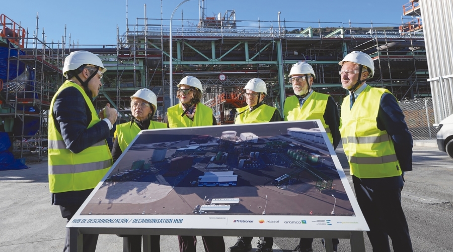 A lo largo de la mañana, Elixabete Etxanobe ha podido conocer las estrategias de la compañía.