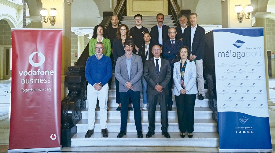 Representantes de Vodafone Innovation Hub, Fundación Málagaport, Autoridad Portuaria, Servimad y Agencia Tributaria.