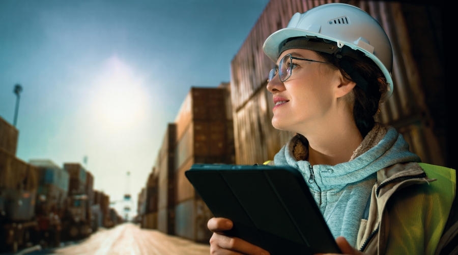 Las mujeres representan en torno al 22% del empleo logístico en España. “El ritmo debe acelerarse si queremos hablar de verdadera igualdad de oportunidades”, urgen los expertos.