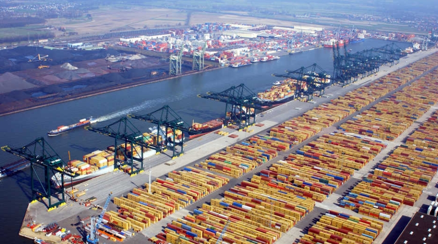 M&aacute;s de la mitad de las toneladas que se mueven en el Puerto de Amberes corresponden a mercanc&iacute;a en contenedor.