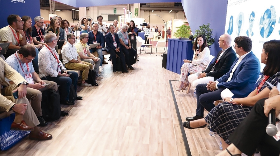 Port de Barcelona ha programado varias presentaciones y mesas redondas durante el SIL.