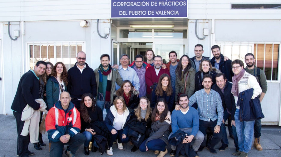 La actividad de los pr&aacute;cticos y remolcadores del Puerto de Valencia, a estudio en el m&aacute;ster de la APV