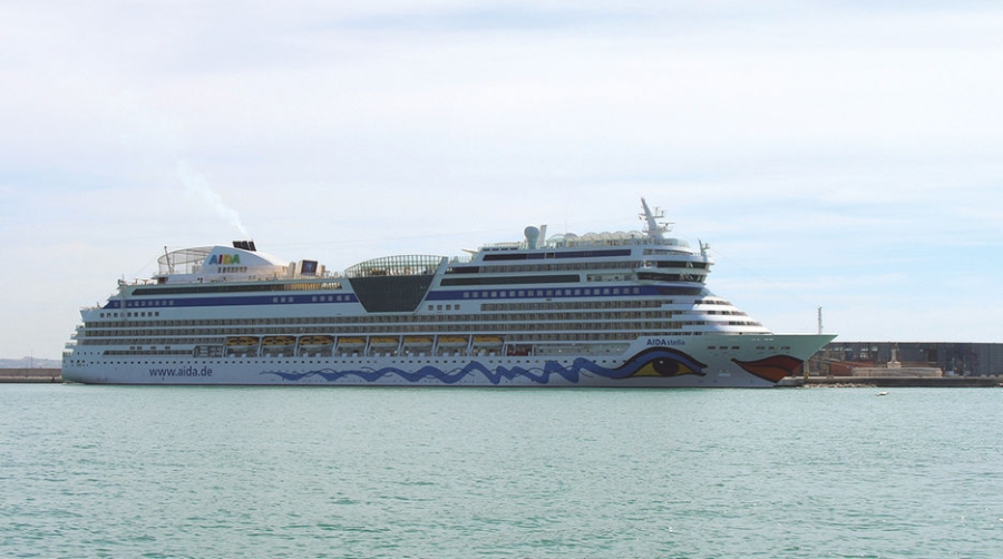 El &quot;AIDAstella&quot; se estrena en el Puerto de M&aacute;laga