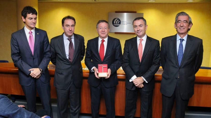 C&aacute;mara Bilbao homenajea a Jes&uacute;s Garay, ex-director del Aeropuerto