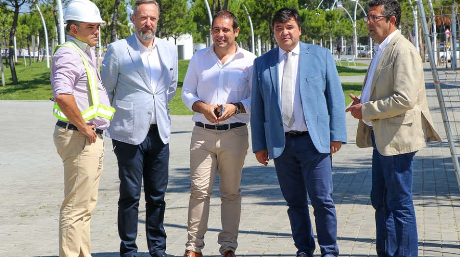 El Puerto de Huelva trabaja con 106 empresas y genera 990 empleos en las obras que est&aacute; llevando a cabo