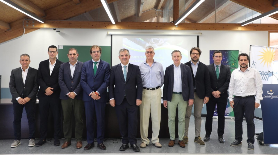 Participantes en la jornada sobre el Certificado EMAS que ha tenido lugar en la sede de la Autoridad Portuaria de Cartagena.