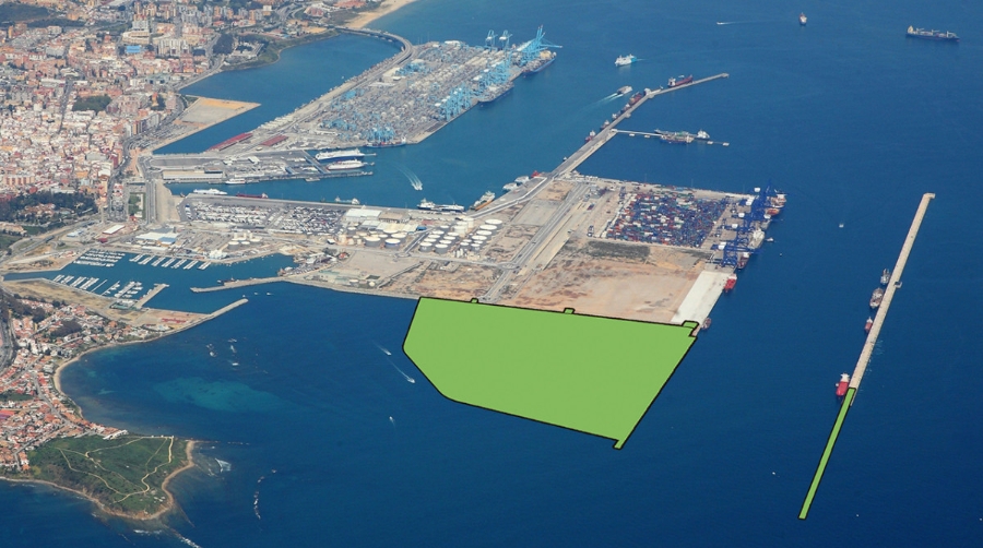 Detalle de la ampliaci&oacute;n prevista por la Autoridad Portuaria de la Bah&iacute;a de Algeciras en el &aacute;rea de Isla Verde Exterior. Infograf&iacute;a Diario del Puerto.