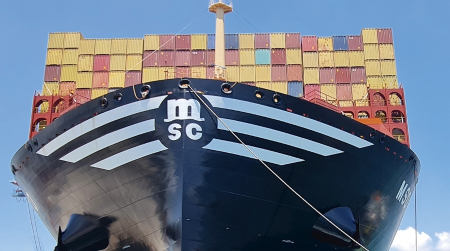 Dos proyectiles alcanzan el “MSC Sariska V” en Um-Qasr (Irak)