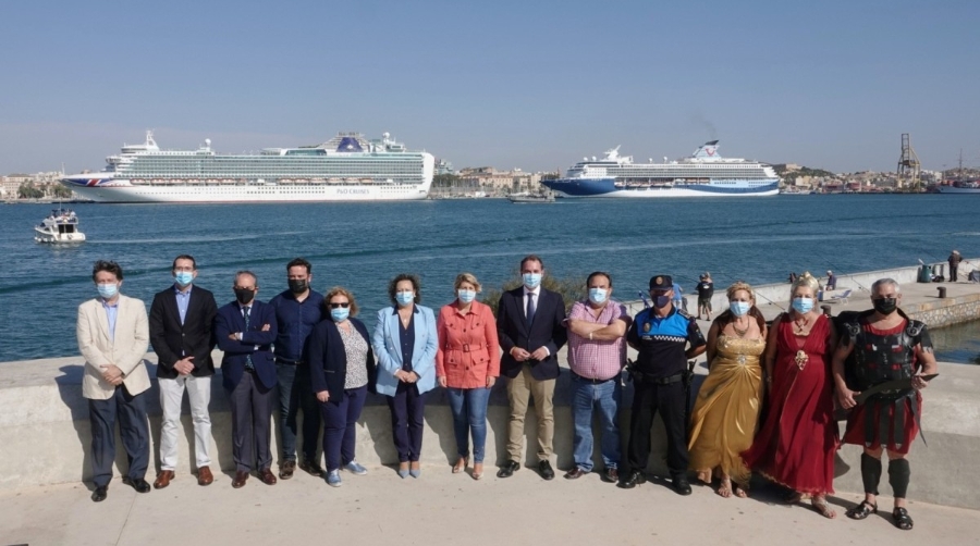 Cartagena recibe por primera vez la escala simult&aacute;nea de cinco cruceros