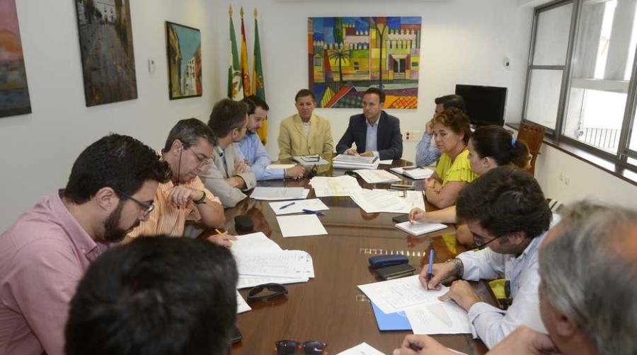 Un momento de la reuni&oacute;n de la APBC y el alcalde de El Puerto de Santa Mar&iacute;a.