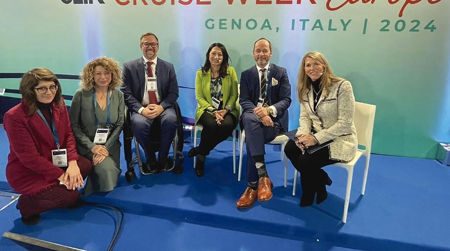 Francesca Antonelli, responsable de Cruceros y Marketing de Valenciaport -segunda por la izquierda- junto a otros representantes de diversas compañías y puertos europeos.