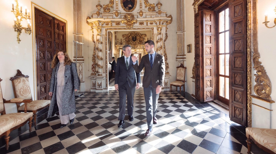 José Antonio Santano y José Manuel Prieto abordaron diferentes cuestiones referentes a las infraestructuras de Gandía y su puerto.