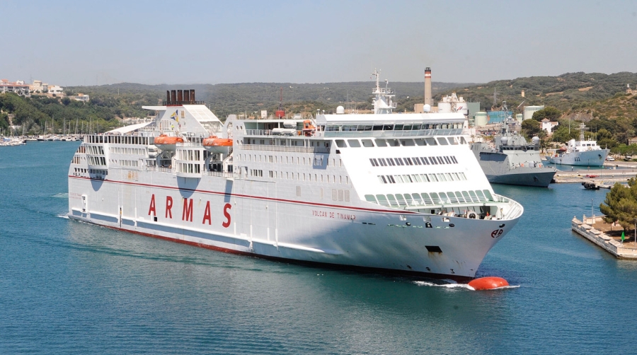 El Volc&aacute;n de Tinamar en el puerto de Mah&oacute;n