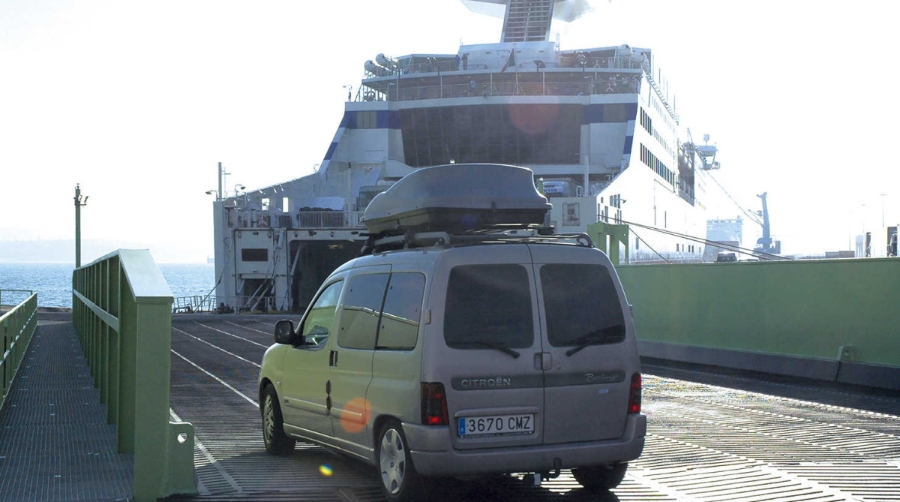 El Puerto de Bilbao canaliza buena parte del tr&aacute;fico mar&iacute;timo de mercanc&iacute;as entre Espa&ntilde;a y Reino Unido. Foto J.P.