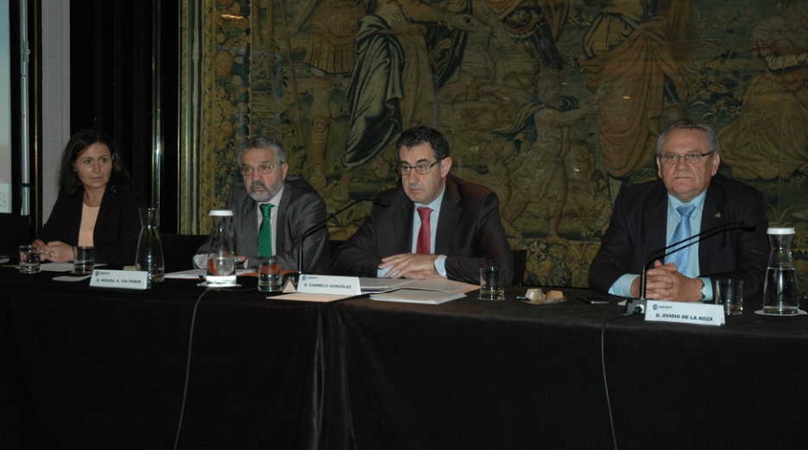 Carmelo Gonz&aacute;lez, presidente del CNTC, hizo hincapi&eacute; en la escasez de conductores profesionales. Foto I.Pe&ntilde;a.